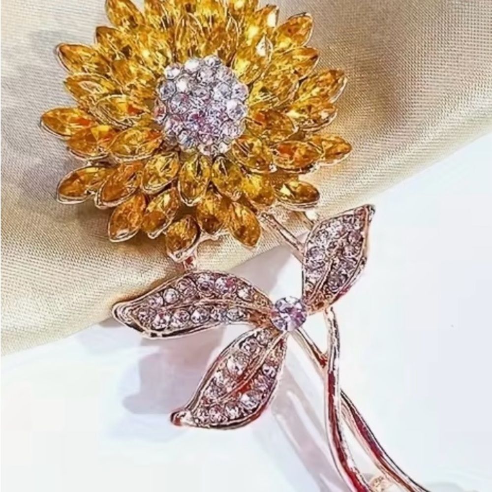 Sunflower Crystal Brooch in Gold and Silver - Picture 3 of 6